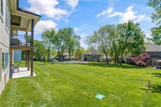 4316 NE Hideaway Drive, Lee's Summit, MO 64064