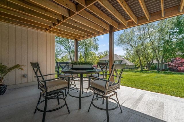 4316 NE Hideaway Drive, Lee's Summit, MO 64064