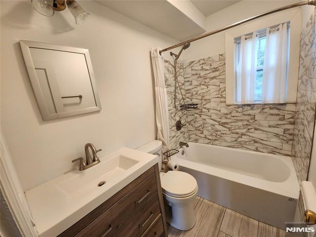 11 Cottage Lane 1st Floor, Upper Saddle River, NJ 07458