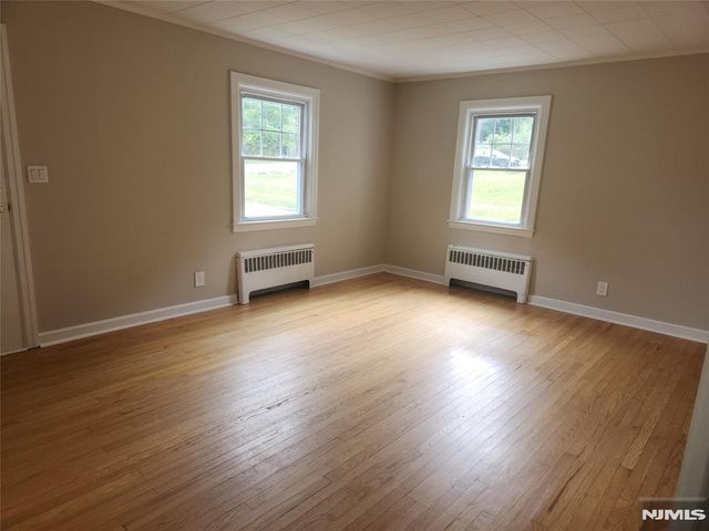 11 Cottage Lane 1st Floor, Upper Saddle River, NJ 07458