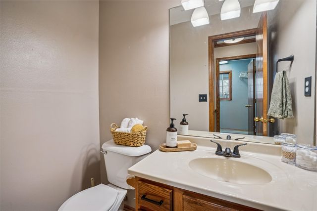 5517 Kensington Circle, Johnston, IA 50131