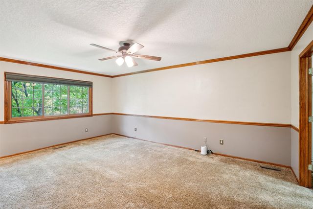 5517 Kensington Circle, Johnston, IA 50131