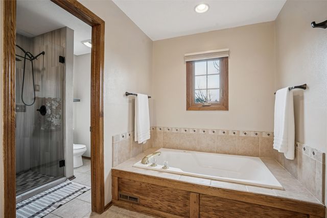 5517 Kensington Circle, Johnston, IA 50131