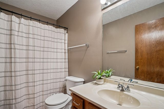 5517 Kensington Circle, Johnston, IA 50131