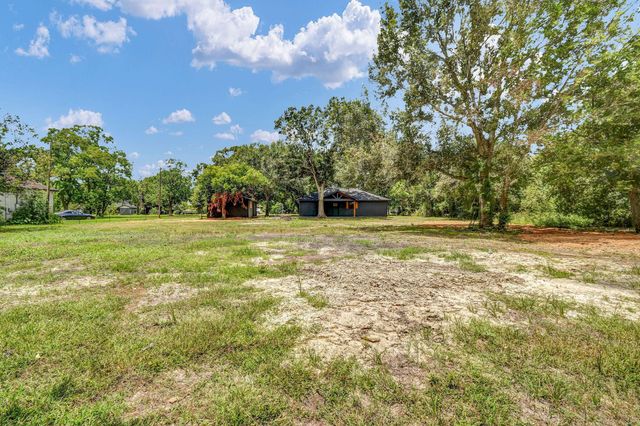 4922 County Road 937b, Alvin, TX 77511
