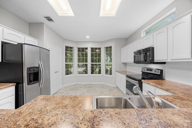 258 Whispering Wind DR, Georgetown, TX 78633