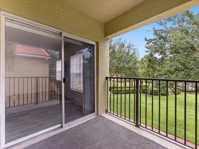 10288 Fox Trail Rd S. 311, Royal Palm Beach, FL 33411