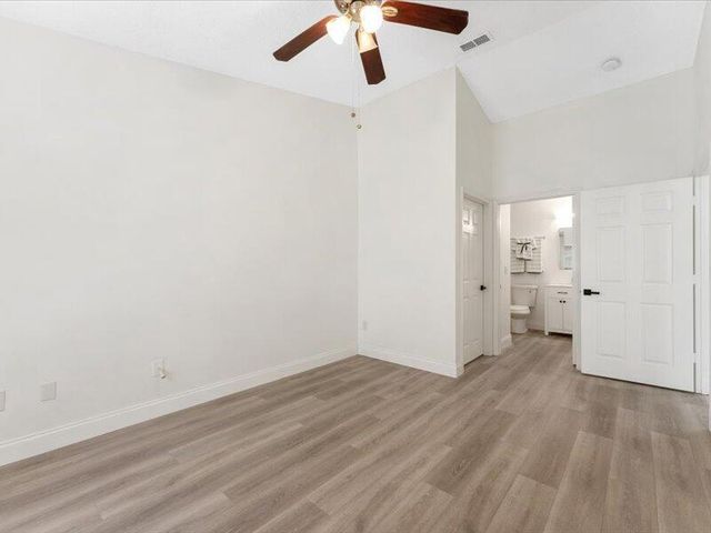 10288 Fox Trail Rd S. 311, Royal Palm Beach, FL 33411