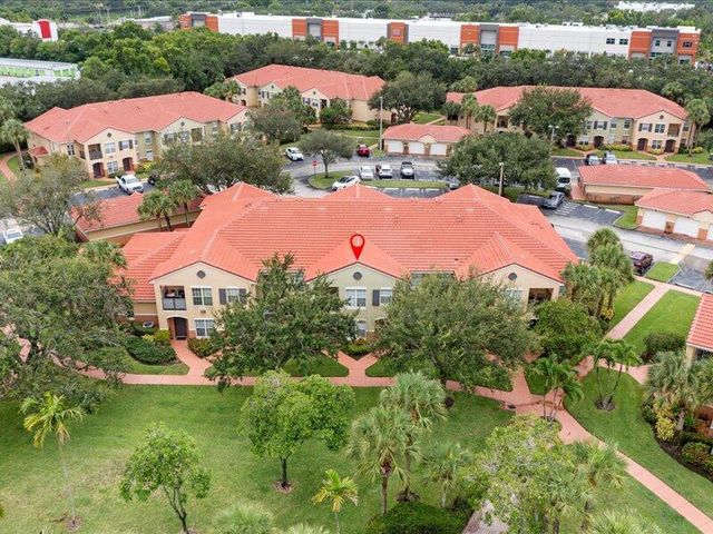 10288 Fox Trail Rd S. 311, Royal Palm Beach, FL 33411