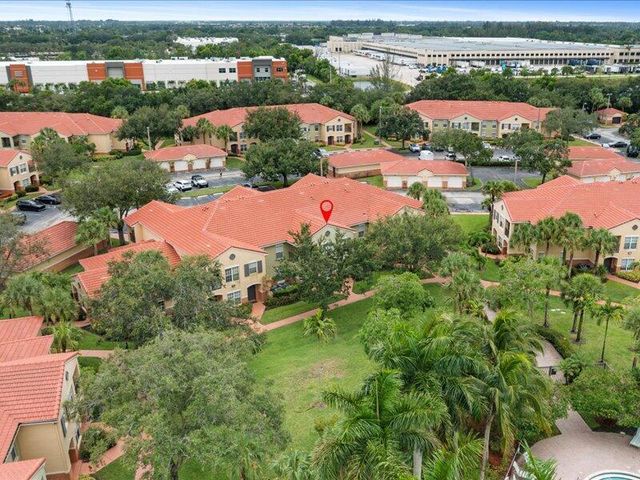10288 Fox Trail Rd S. 311, Royal Palm Beach, FL 33411