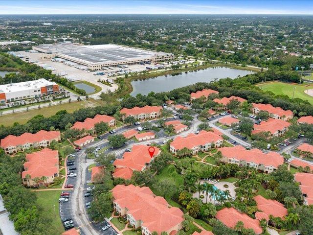 10288 Fox Trail Rd S. 311, Royal Palm Beach, FL 33411