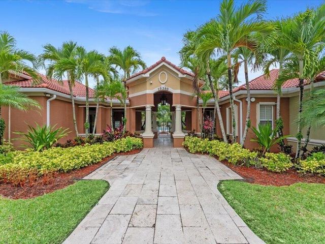 10288 Fox Trail Rd S. 311, Royal Palm Beach, FL 33411