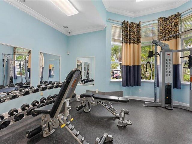 10288 Fox Trail Rd S. 311, Royal Palm Beach, FL 33411