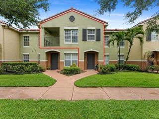 10288 Fox Trail Rd S. 311, Royal Palm Beach, FL 33411