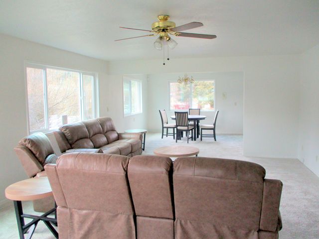 414 N Baker Avenue, Chiloquin, OR 97624