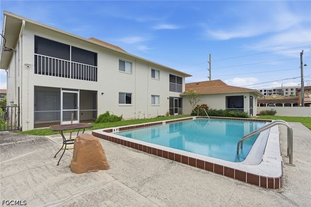 4718 SE 5th AVE 9, Cape Coral, FL 33904