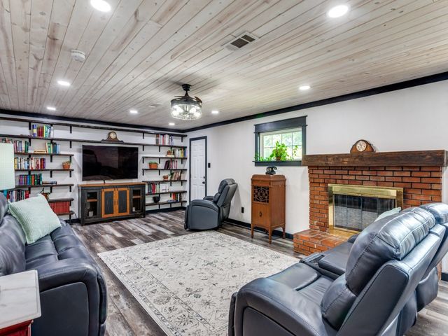 2316 Carten Street, Fort Worth, TX 76112