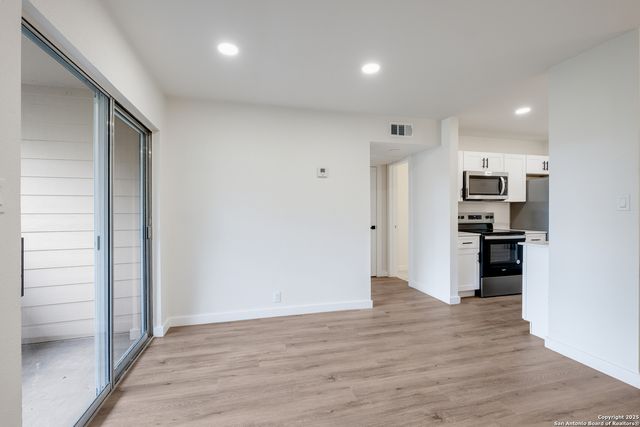340 Montclair St Apt 201, San Antonio, TX 78209