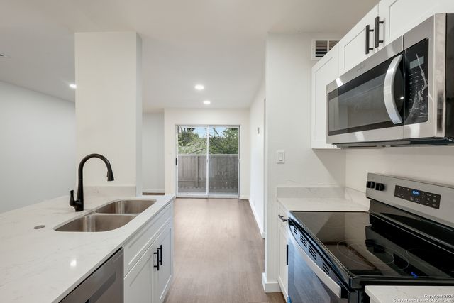 340 Montclair St Apt 201, San Antonio, TX 78209