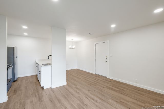 340 Montclair St Apt 201, San Antonio, TX 78209