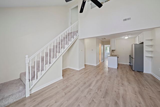 117 Tall Oaks Dr H, Weymouth, MA 02190