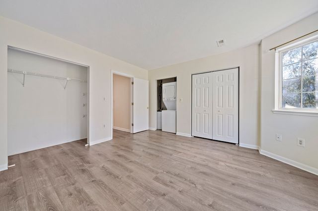 117 Tall Oaks Dr H, Weymouth, MA 02190