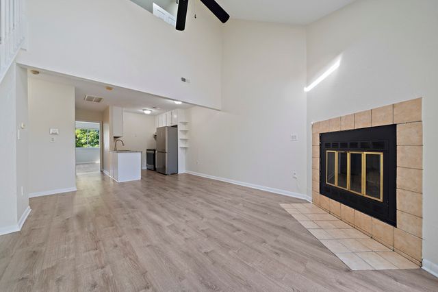 117 Tall Oaks Dr H, Weymouth, MA 02190