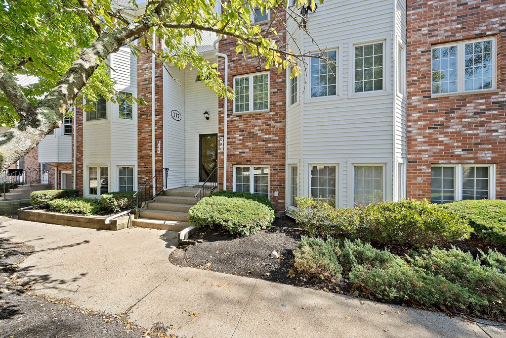 117 Tall Oaks Dr H, Weymouth, MA 02190