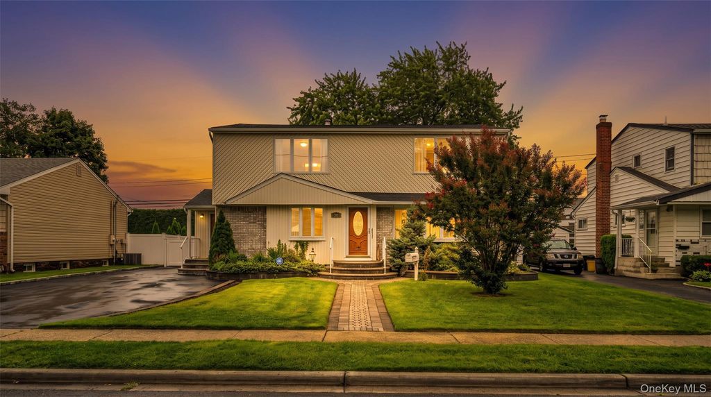 30 Andover Lane, Hicksville, NY 11801 — exterior