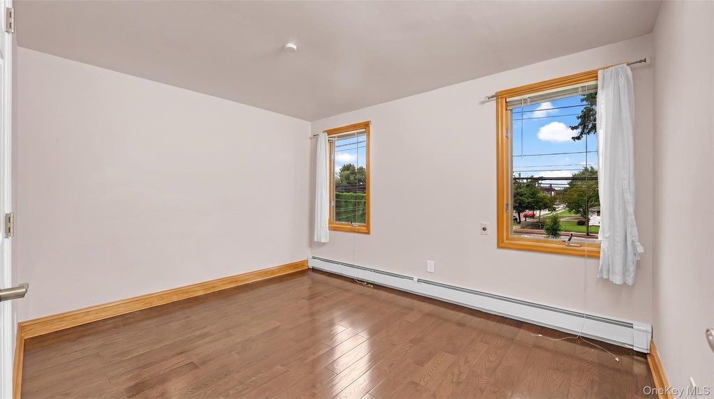 30 Andover Lane, Hicksville, NY 11801 — photo 4