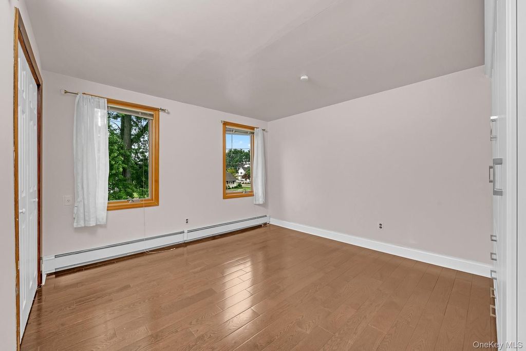 30 Andover Lane, Hicksville, NY 11801 — photo 5