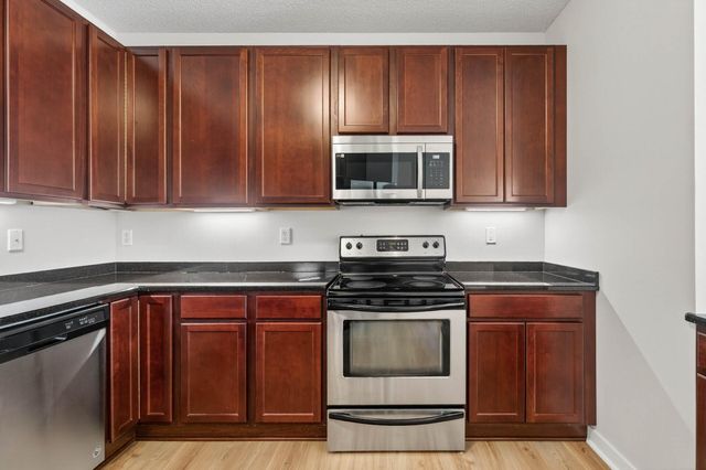 619 8th Street SE 315, Minneapolis, MN 55414