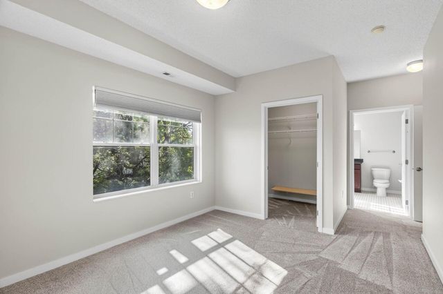 619 8th Street SE 315, Minneapolis, MN 55414