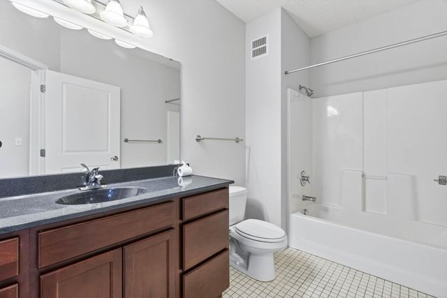 619 8th Street SE 315, Minneapolis, MN 55414