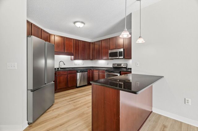 619 8th Street SE 315, Minneapolis, MN 55414