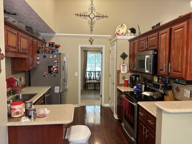 706 Silver Springs Dr, Mount Juliet, TN 37122