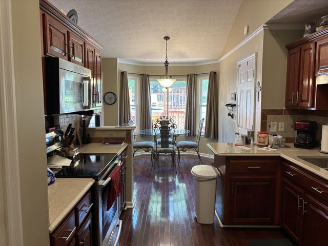 706 Silver Springs Dr, Mount Juliet, TN 37122