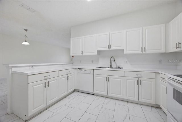 3166 SUN LAKE COURT B, Kissimmee, FL 34747