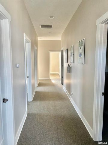 3480 GLENBROOK Circle N, Bettendorf, IA 52722