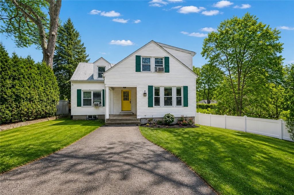 84 Phillip Avenue, Cumberland, RI 02864