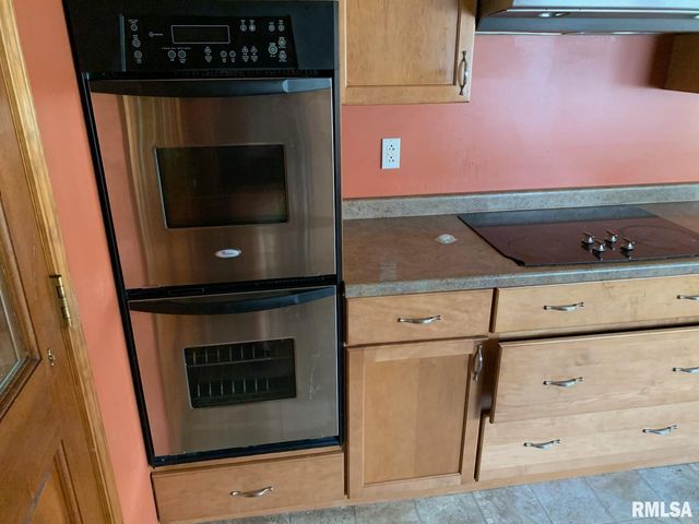 924 N CRAFFORD Street, Bushnell, IL 61422