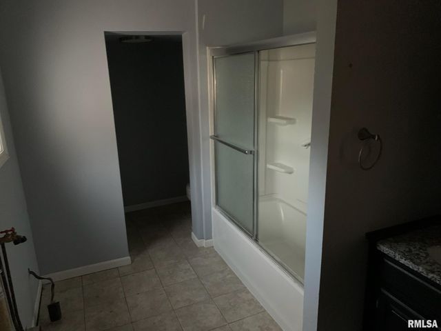 924 N CRAFFORD Street, Bushnell, IL 61422