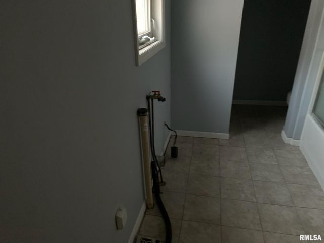 924 N CRAFFORD Street, Bushnell, IL 61422