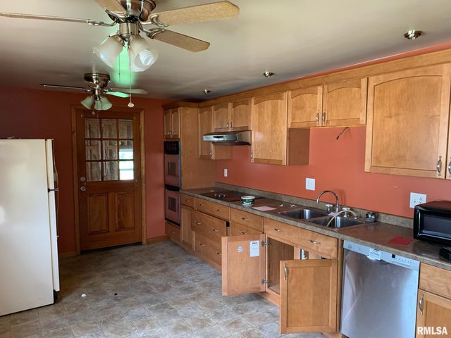 924 N CRAFFORD Street, Bushnell, IL 61422