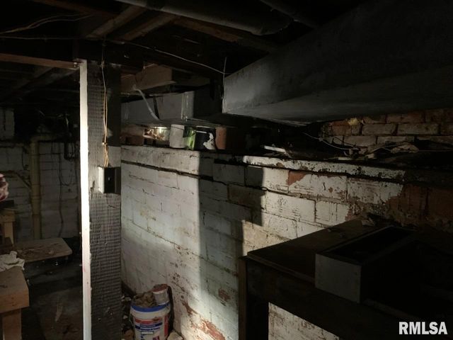 924 N CRAFFORD Street, Bushnell, IL 61422