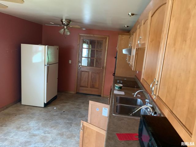 924 N CRAFFORD Street, Bushnell, IL 61422