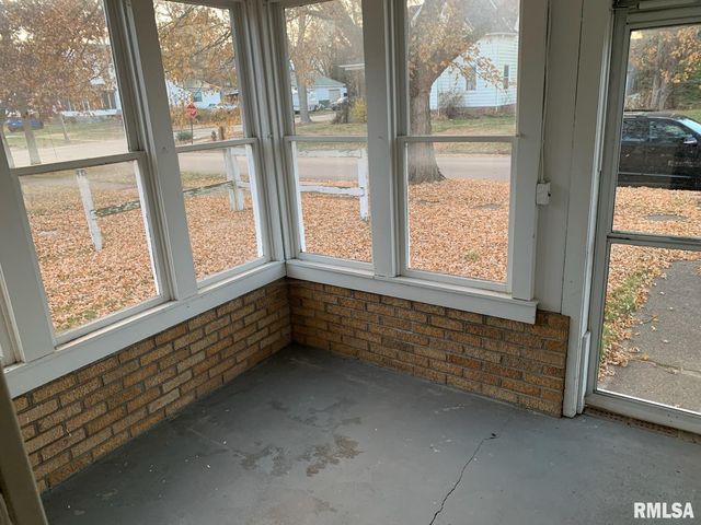 924 N CRAFFORD Street, Bushnell, IL 61422