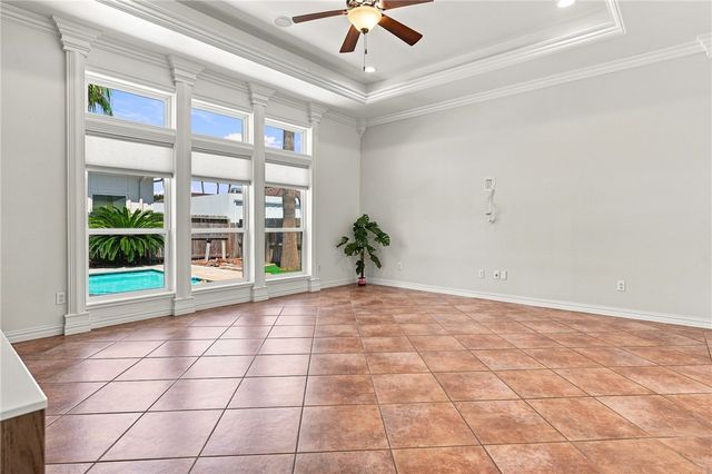 15285 Cartagena Ct, Corpus Christi, TX 78418