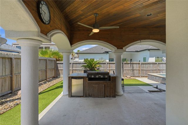 15285 Cartagena Ct, Corpus Christi, TX 78418