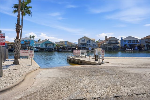 15285 Cartagena Ct, Corpus Christi, TX 78418